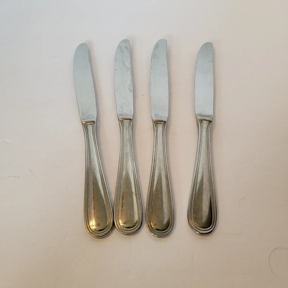 4 pcs Cuisinart STRATFORD Stainless Steel Butter Knifes